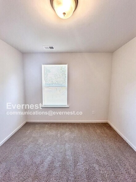 Building Photo - 628 NC-161