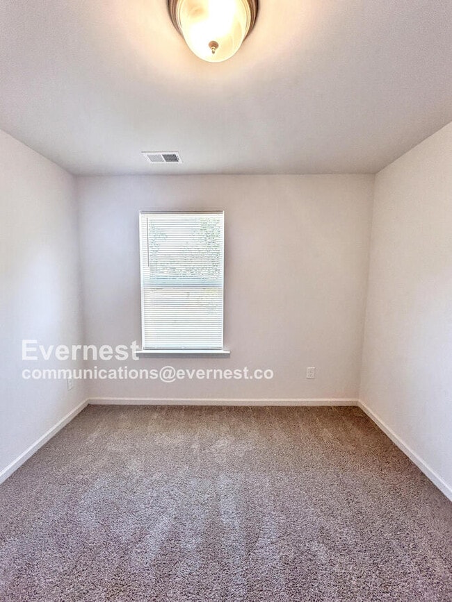 Building Photo - 628 NC-161