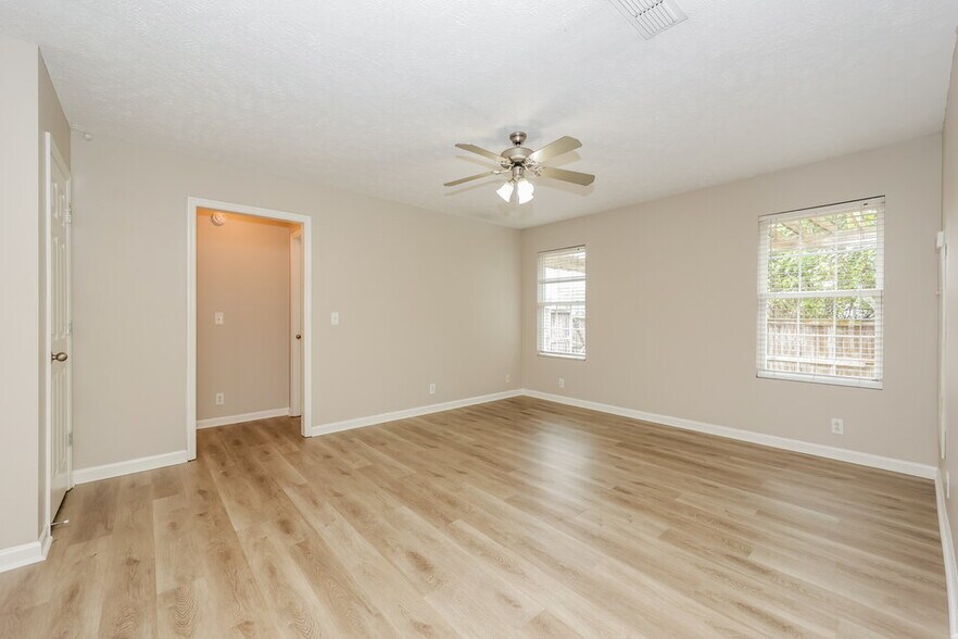 Building Photo - 4852 Nina Marie Ave