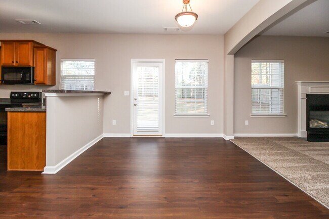 Building Photo - 5005 Amethyst Dr