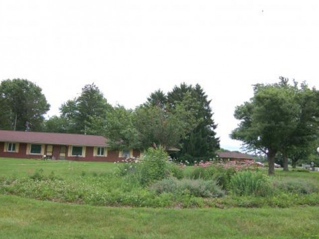 Building Photo - Eastway Court Apartments