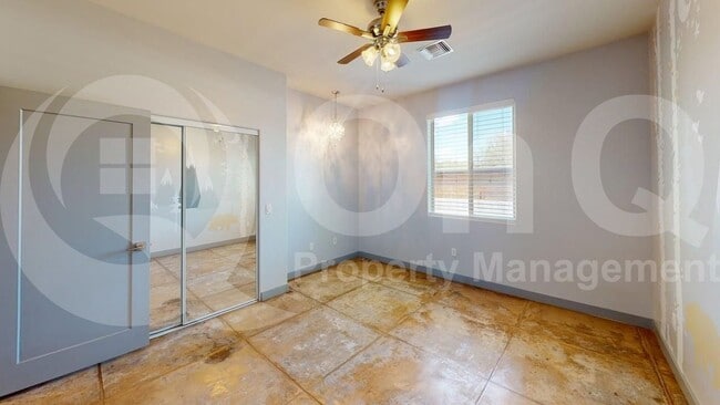 Building Photo - 1421 N Santa Rosa Ave