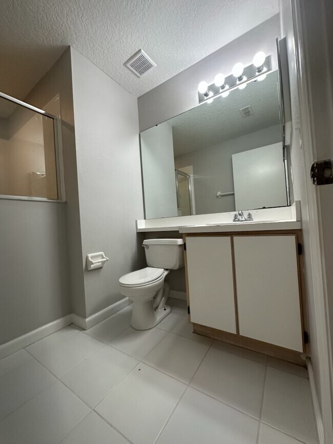 Building Photo - 2147 Cypress Bay Blvd