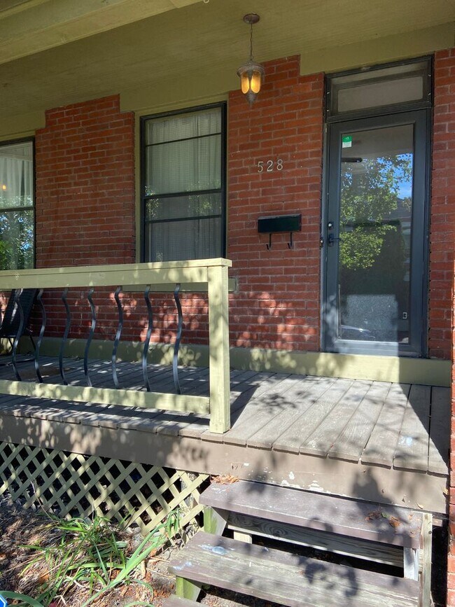 Building Photo - 2 Bedroom 1 Bathroom in German Village