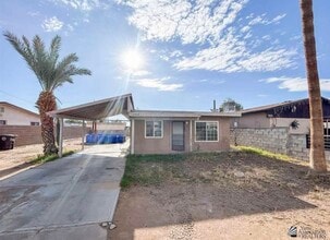 Building Photo - 1330 La Madera Dr