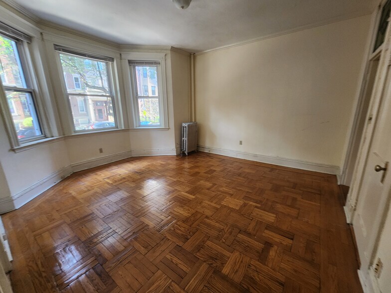 Building Photo - 121 Jersey St