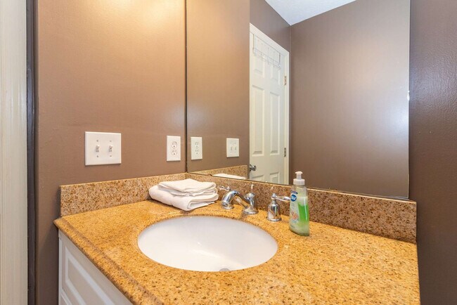 Building Photo - 4235 King Arthur Pl