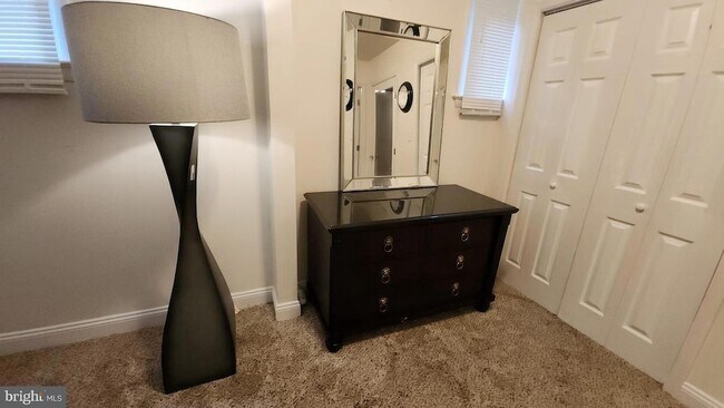 Building Photo - 12411 Thompson Rd