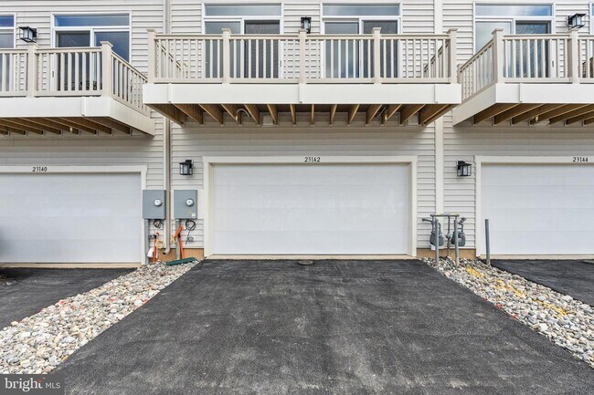 Building Photo - 23142 Horseshoe Trl Sq