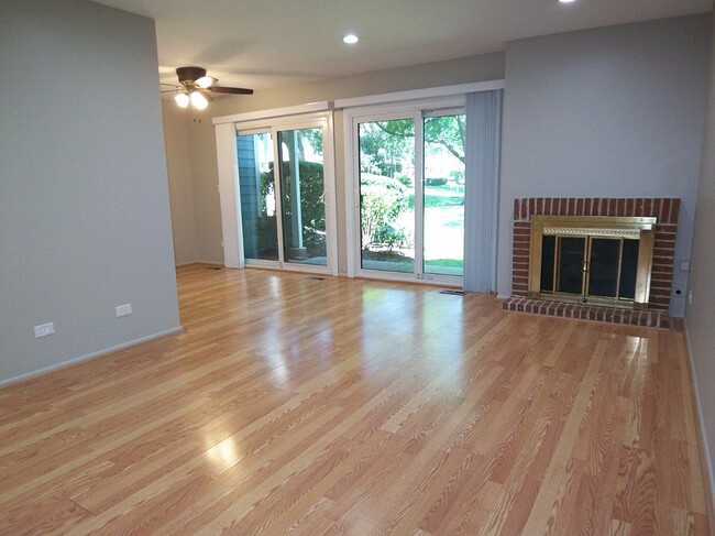 Building Photo - 1546 Williamsburg Dr