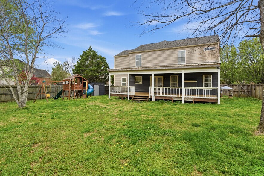 Building Photo - 8020 Boone Trce