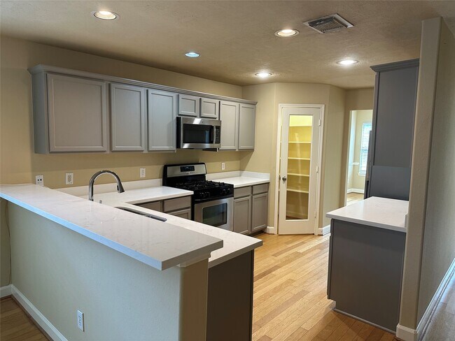 Building Photo - 11827 Edenstone Dr