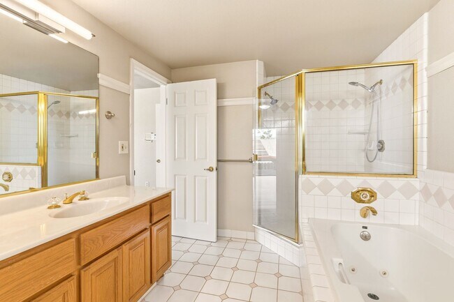 Building Photo - Expansive Valley Views & Private Living in Castro Valley - 4BD/3BA Exec Home