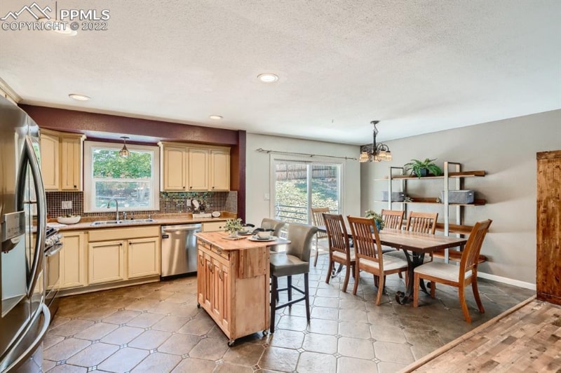 Building Photo - 3331 Red Onion Cir