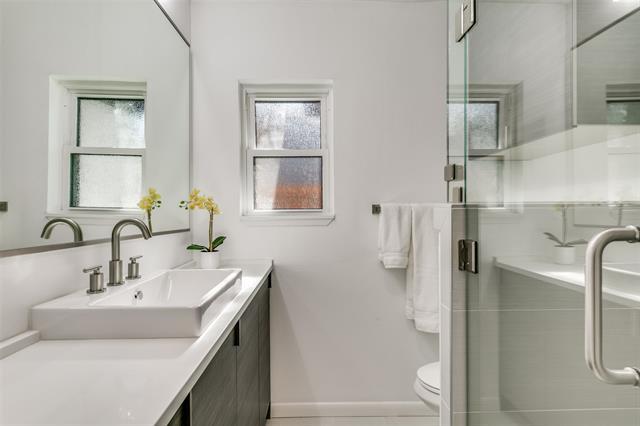 Building Photo - 5117 Maple Springs Blvd