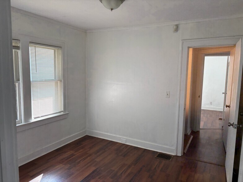 Building Photo - 5221 Wayne Ave
