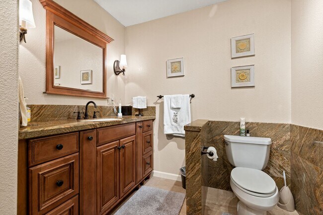 Building Photo - Breathtaking Views & Luxurious Furnished Rental in Oakmont's 55+ Community!