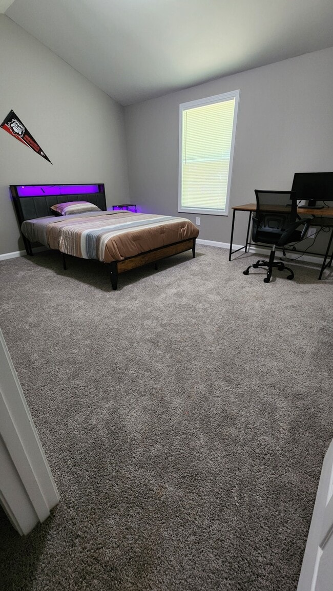 Building Photo - 362 Washington Dr