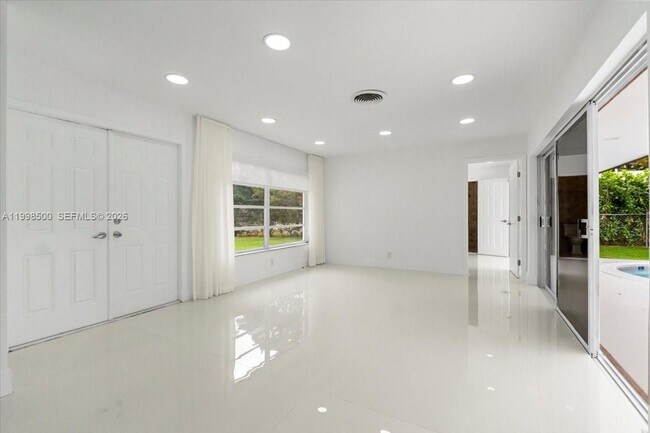 Building Photo - 1910 NW 36th St