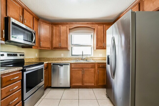 Building Photo - 1142 Covington St