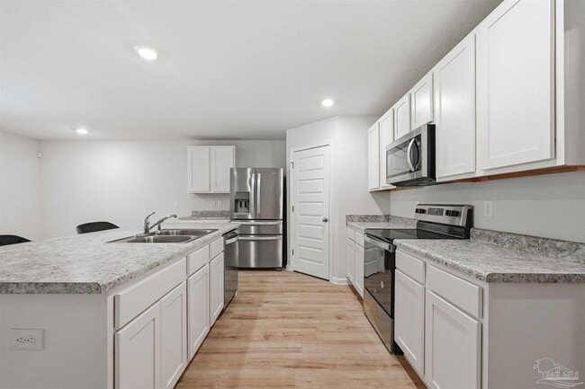 Building Photo - 5367 Peach Dr