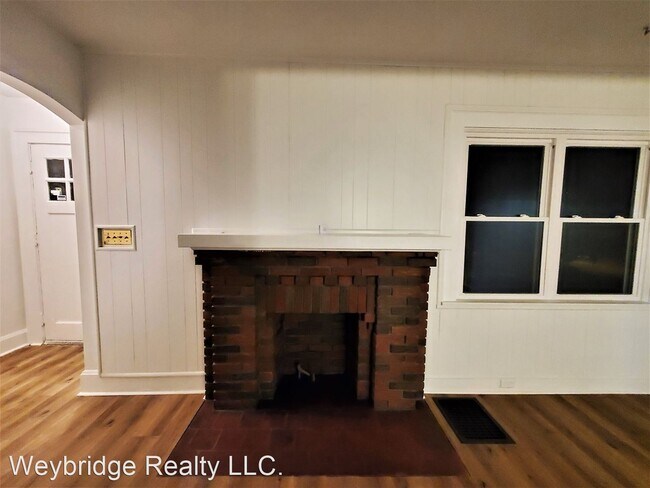 Building Photo - 3 br, 1 bath House - 3466 Wabash Ave