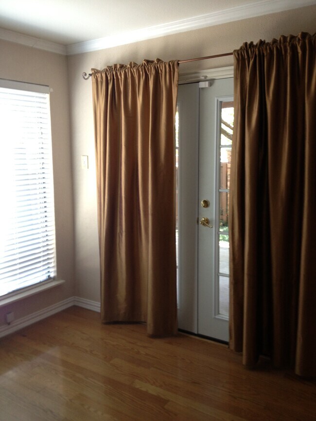 Door to back patio - 3136 Pin Oak Ct