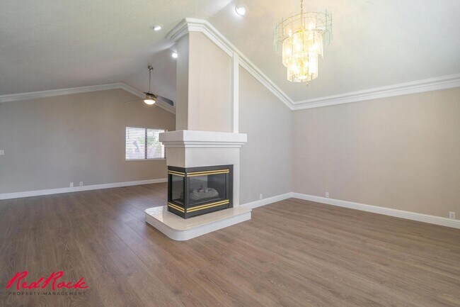 Building Photo - Spacious 6 Bedroom Home with a Balcony!