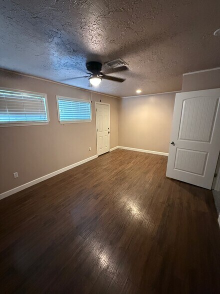 MBR Backdoor - 508 E Indian Dr