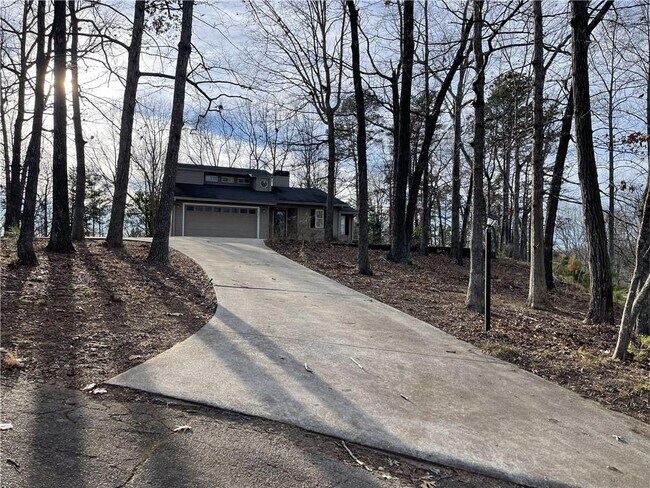 Building Photo - 3492 Point View Cir