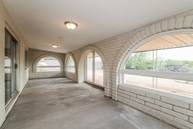 Building Photo - 6643 E Decatur St