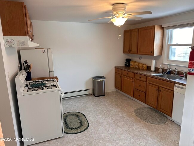 Building Photo - 101 Center Ave