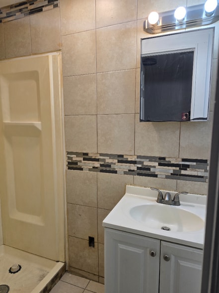 Building Photo - 2255 S Hemberger St