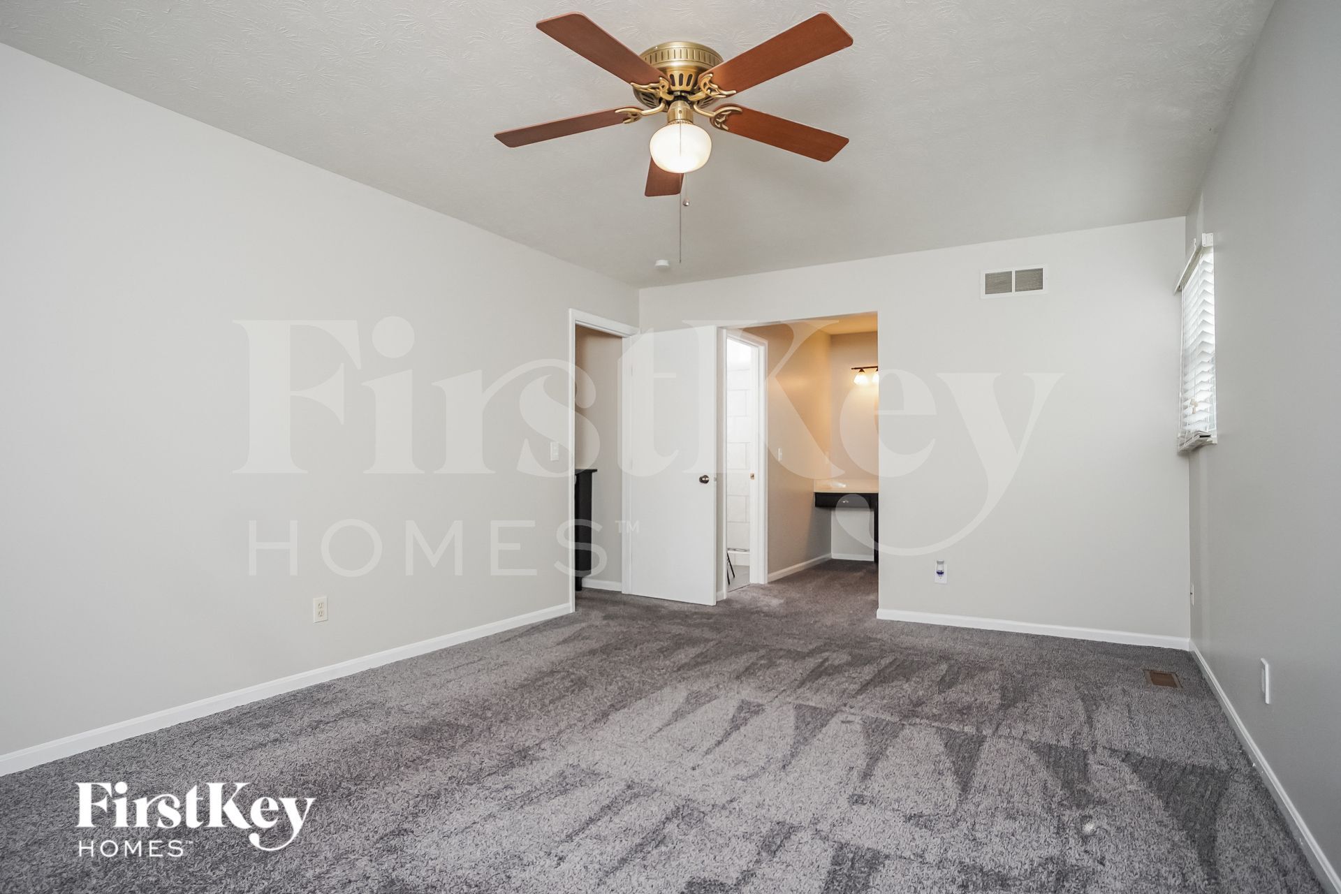 Building Photo - 935 Saffron Ln