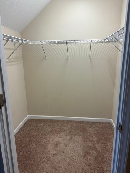 Building Photo - 2108 Pleasant View Dr