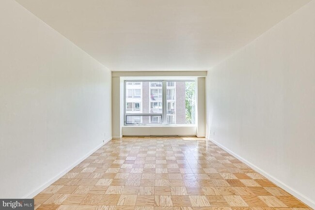 Building Photo - 1425 4th St SW