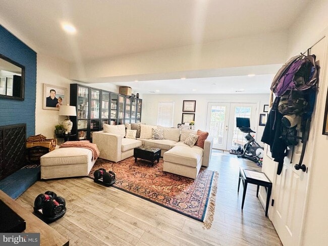 Building Photo - 12010 Glen Alden Rd