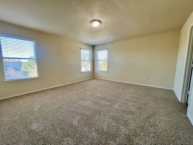 Building Photo - **Freshly Painted~ Easy access to 1604 and...