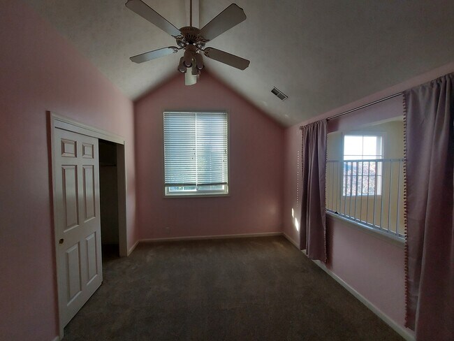 Building Photo - 17315 Pine Cir