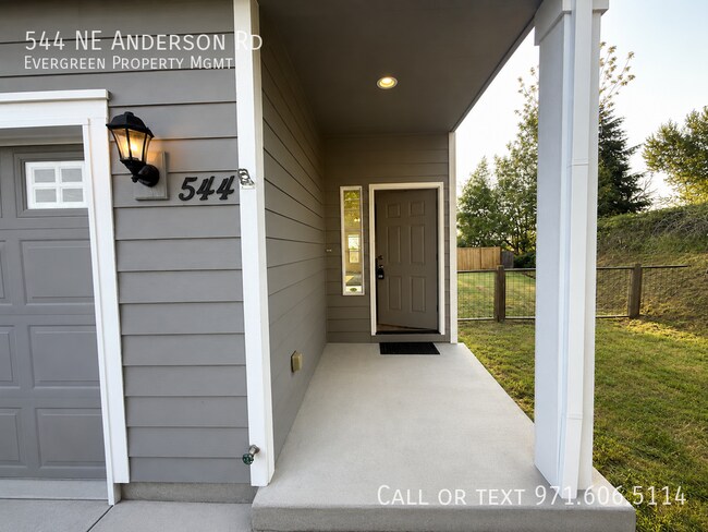 Building Photo - 544 NE Anderson Rd