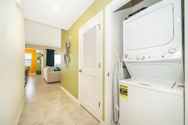 Building Photo - 3180 Paradox Cir