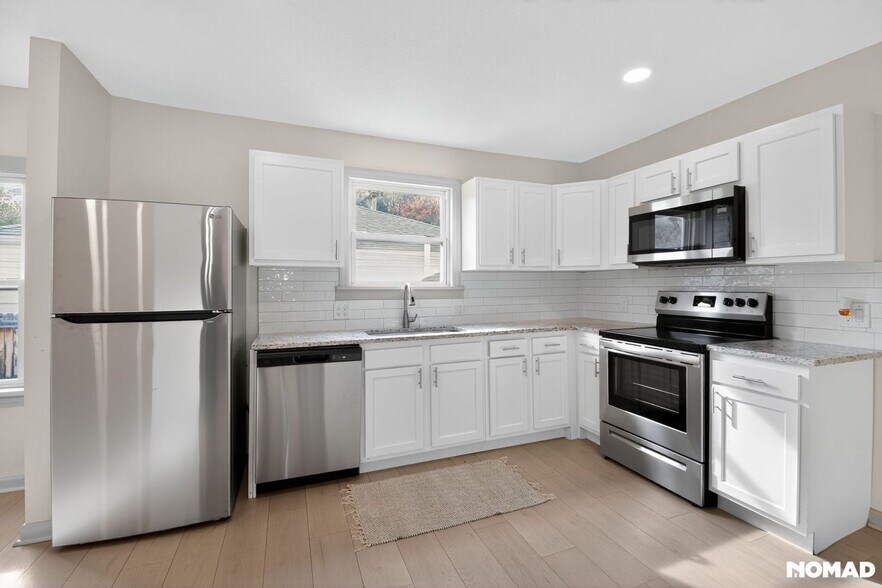 Building Photo - 4325 S Cherokee St