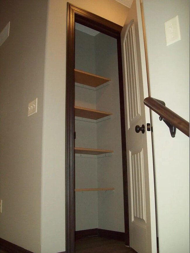 Building Photo - 5350 N Cypress Dr