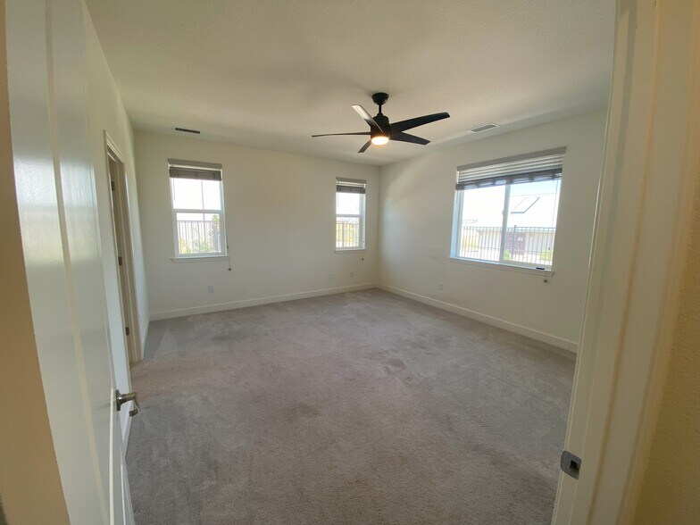 Master bedroom - 6338 Red Stable Rd