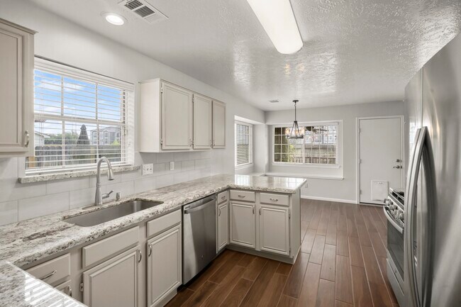 Building Photo - 11307 Travelers Way Cir