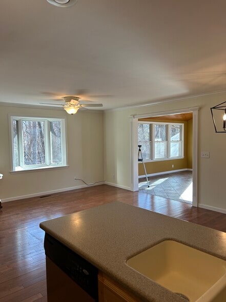 Building Photo - 8817 N Picture Ridge Rd