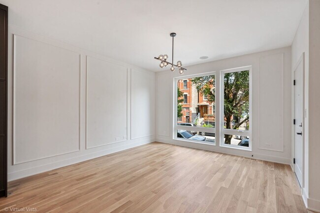 Building Photo - 2122 W 18th Pl