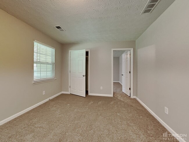Building Photo - 724 Hezekiah Way
