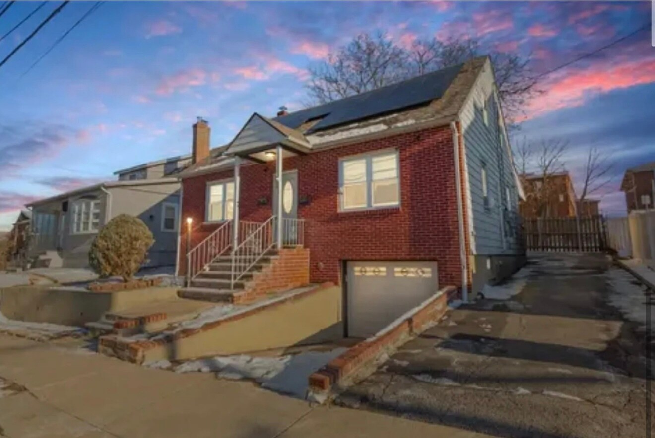 Building Photo - 64 Brighton Ave