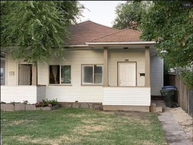 Primary Photo - 3062 Adams Ave